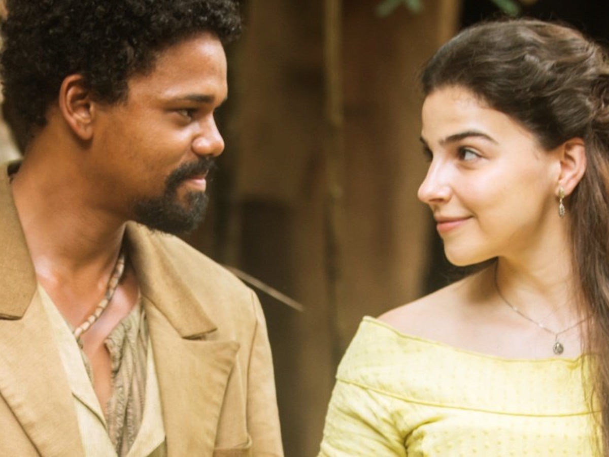 Samuel (Michel Gomes) e Pilar (Gabriela Medvedovski) de Nos Tempos do Imperador