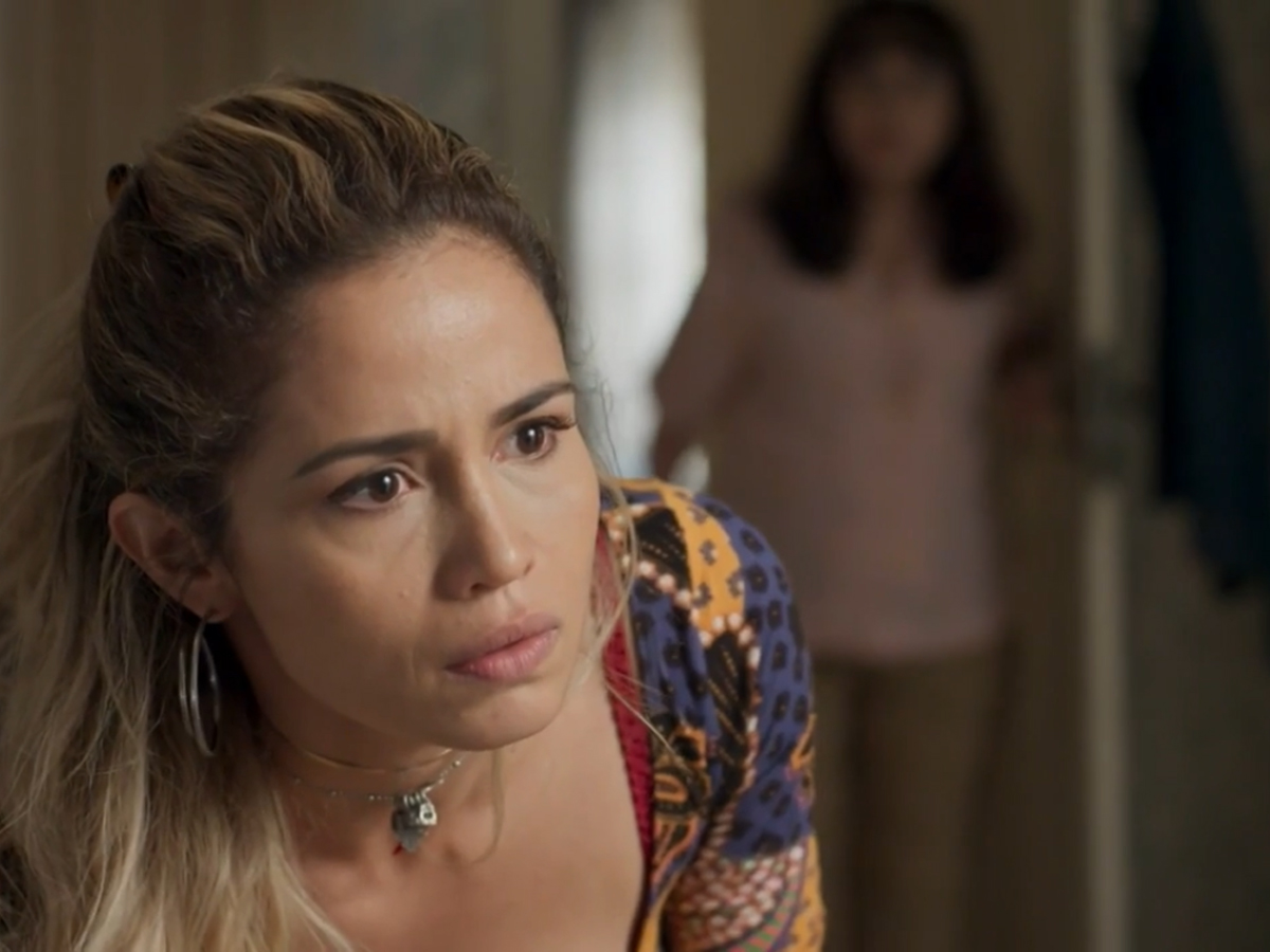 Sandra Helena (Nanda Costa) e Prazeres (Cristina Pereira) em Pega Pega