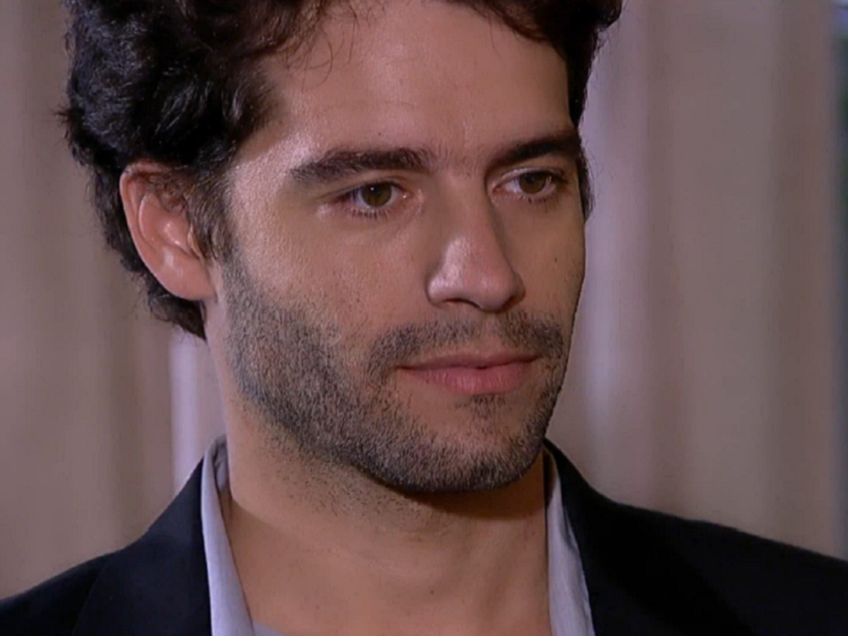 Renato (Guilherme Winter) em Ti-ti-ti