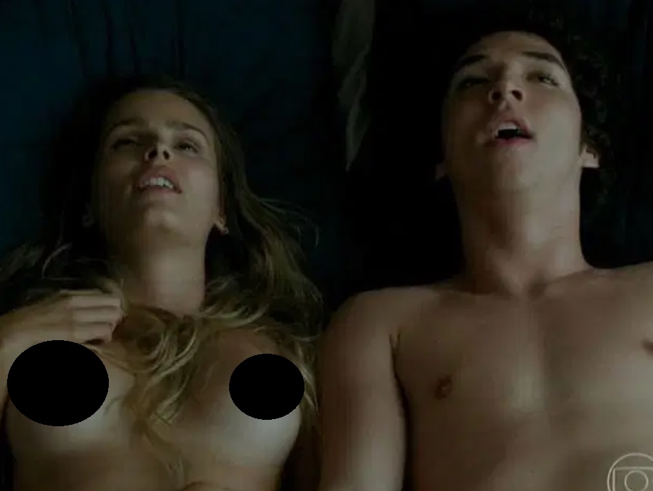 Stephanie (Yasmin Brunet) e Bruno (João Vitor Silva) de Verdades Secretas