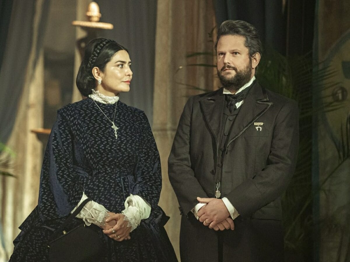 Teresa (Letícia Sabatella) e Pedro (Selton Mello) de Nos Tempos do Imperador