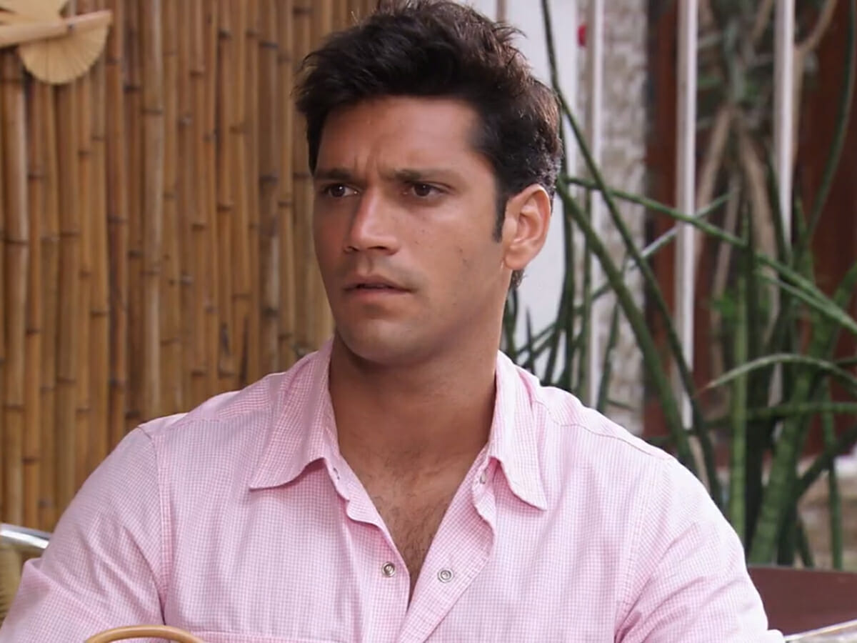 Thales (Armando Babaioff) em Ti-ti-ti