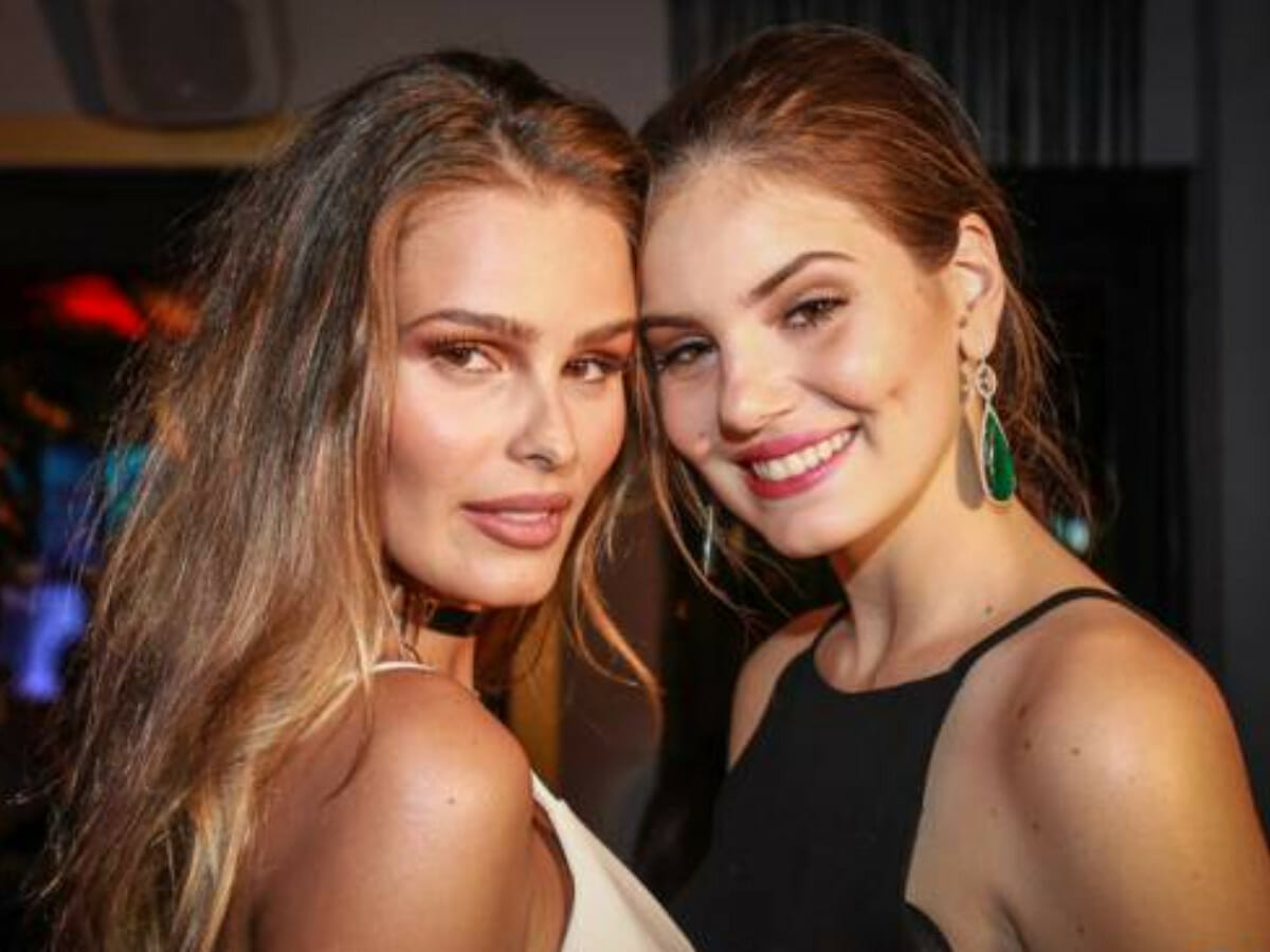 Yasmin Brunet e Camila Queiroz em Verdades Secretas (Reprodução)
