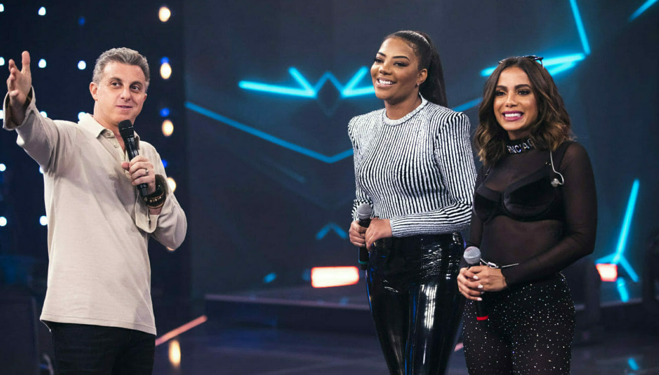 Anitta e Ludmilla se apresentam no palco do programa e Anitta participa do quadro ‘Visitando o Passado’ (Divulgação/Globo)