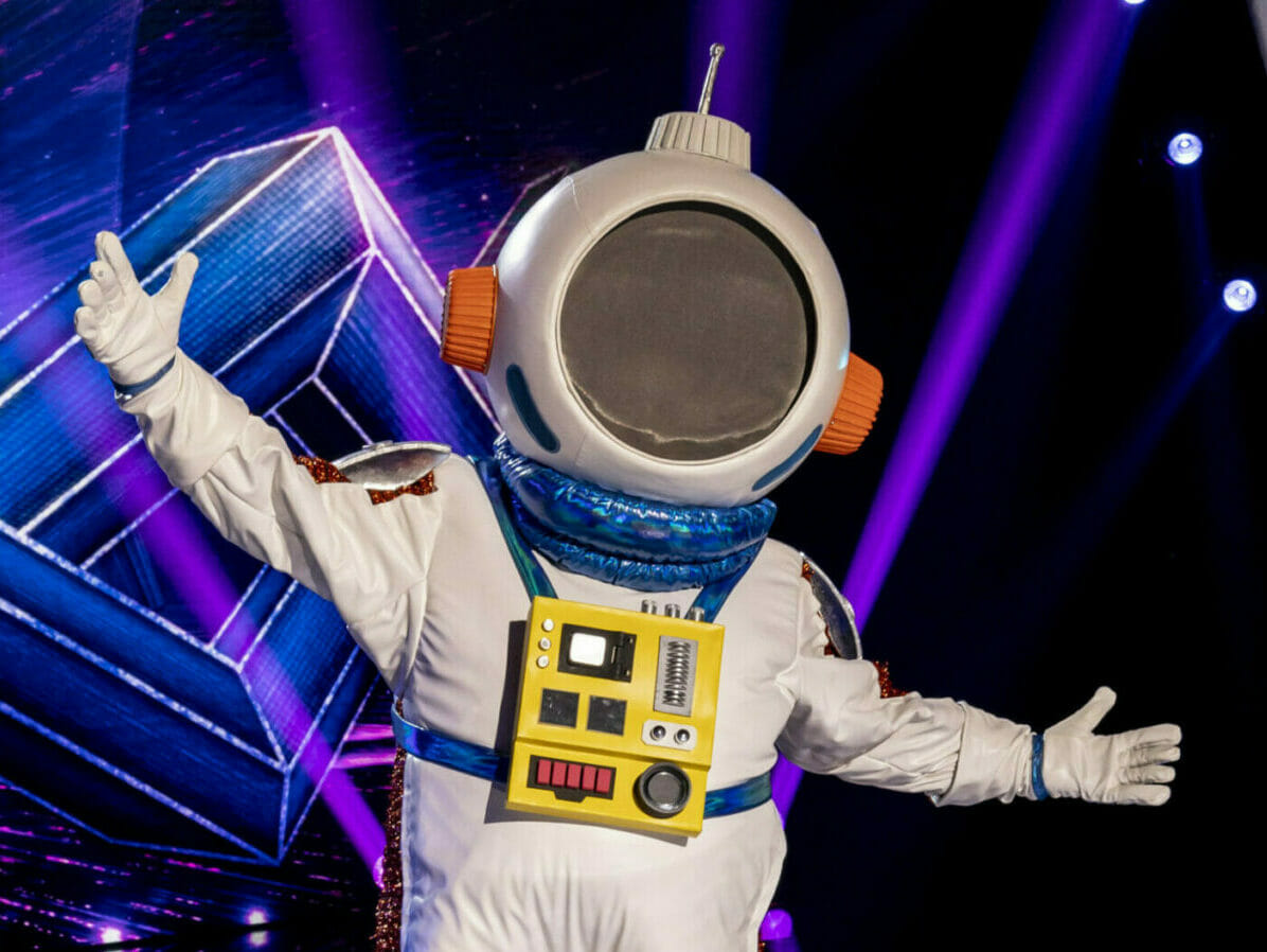 Sérgio Loroza fantasiado de Astronauta no The Masked Singer Brasil (Divulgação/Globo)