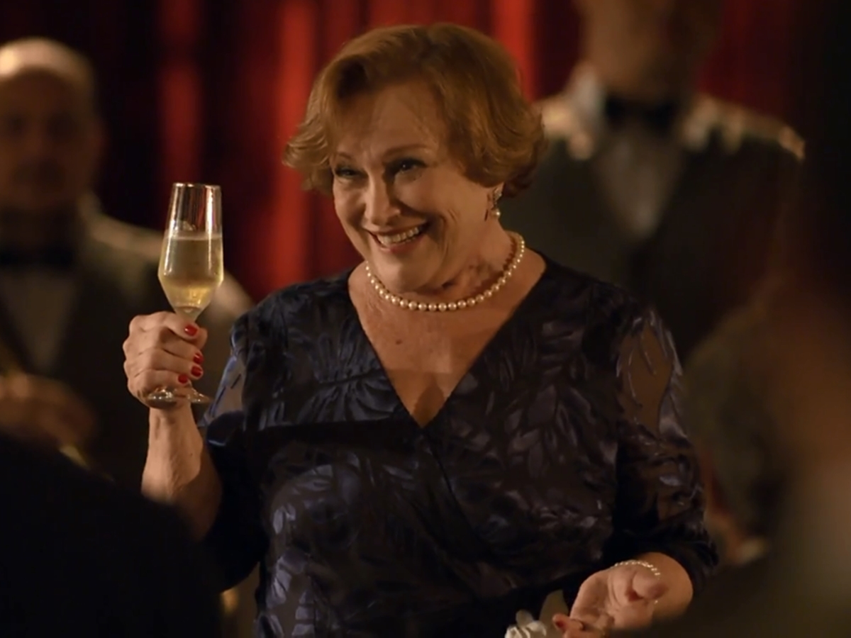 Nicette Bruno como Iná em cena de A Vida da Gente (Reprodução: Globo)