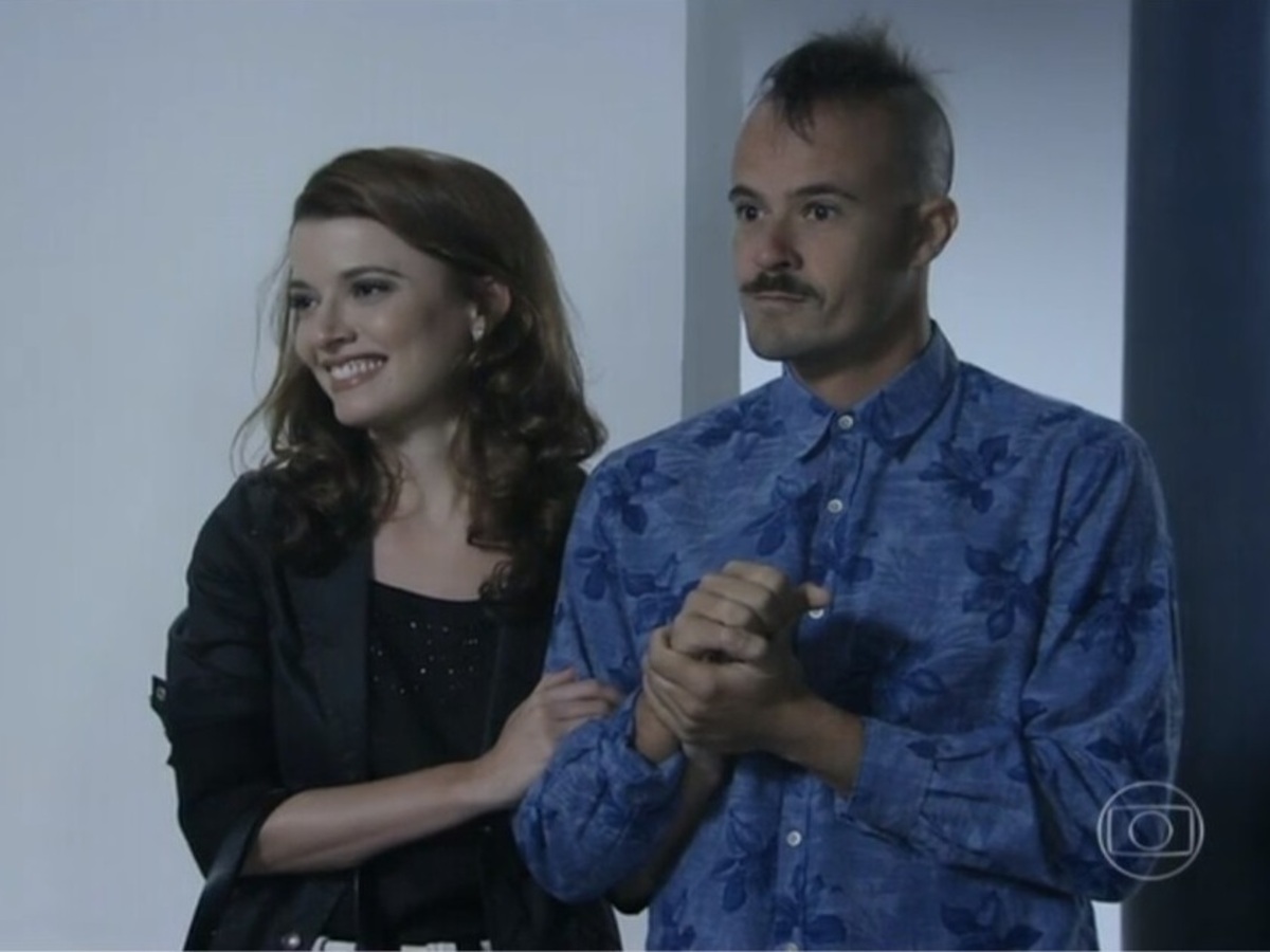 Helena (Júlia Fajardo) e Salvador (Paulo Vilhena), em Império