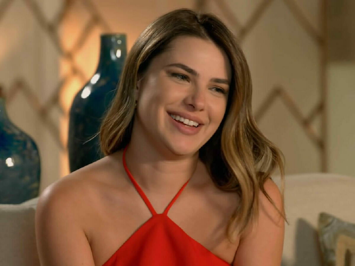 Thaís Melchior no teaser de Poliana Moça (Reprodução/SBT)