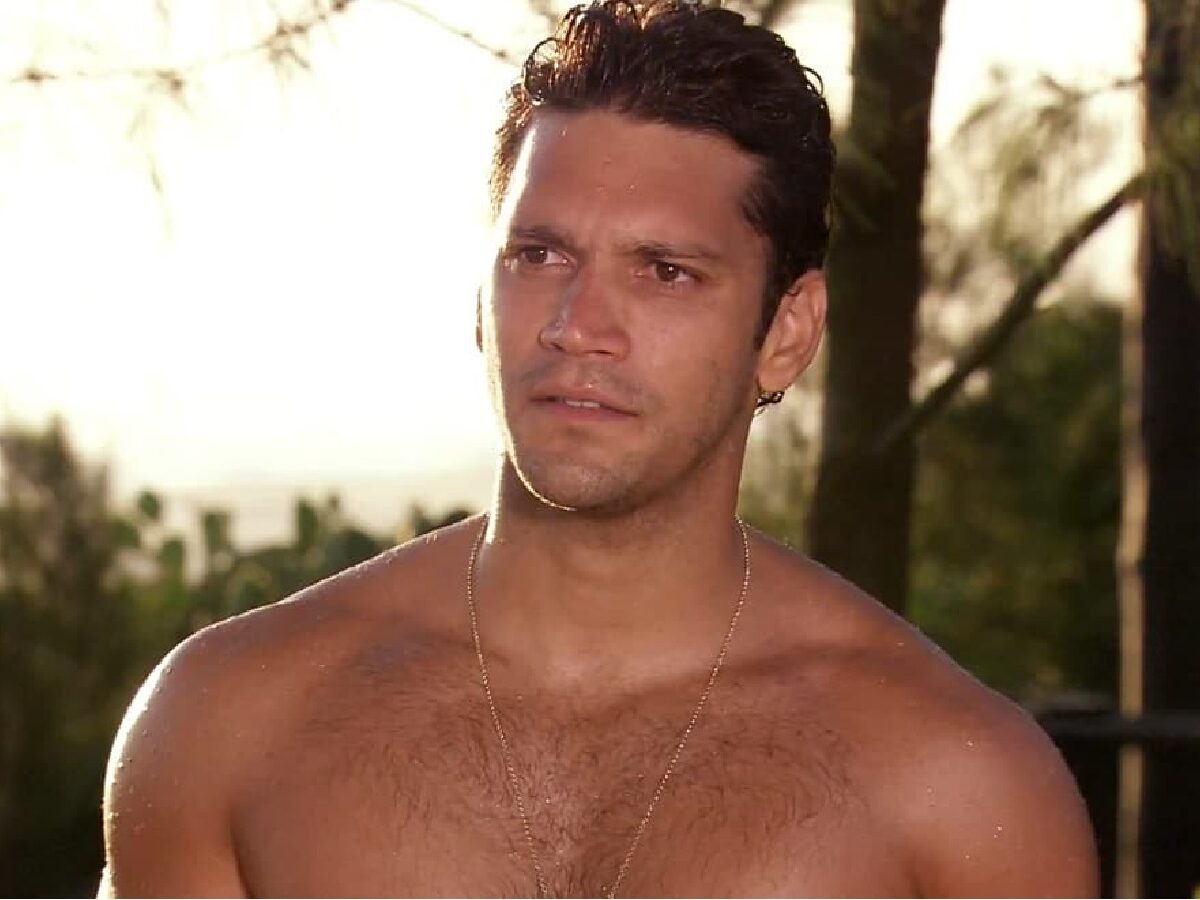 Thales (Armando Babaioff) em Ti-Ti-Ti (Reprodução/Globo)
