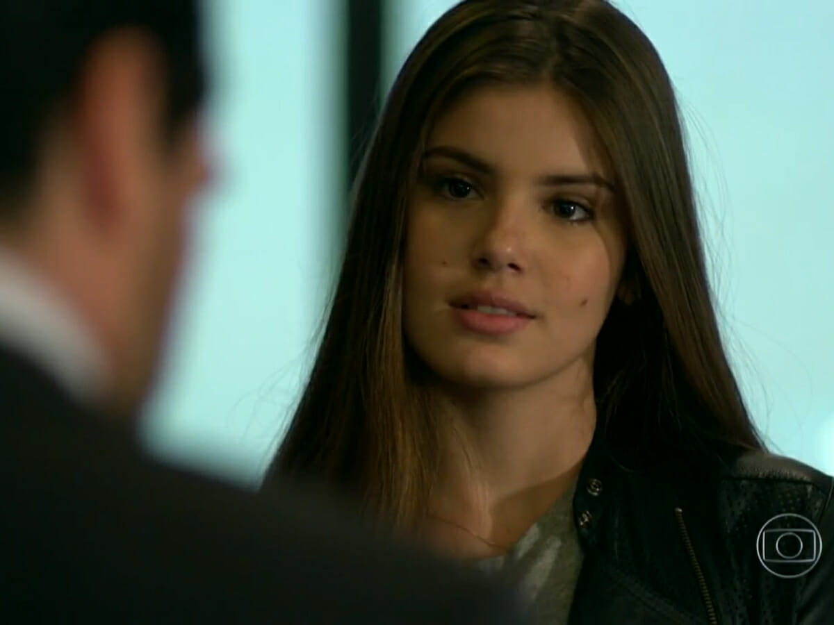 Alex (Rodrigo Lombardi) e Angel (Camila Queiroz) em Verdades Secretas