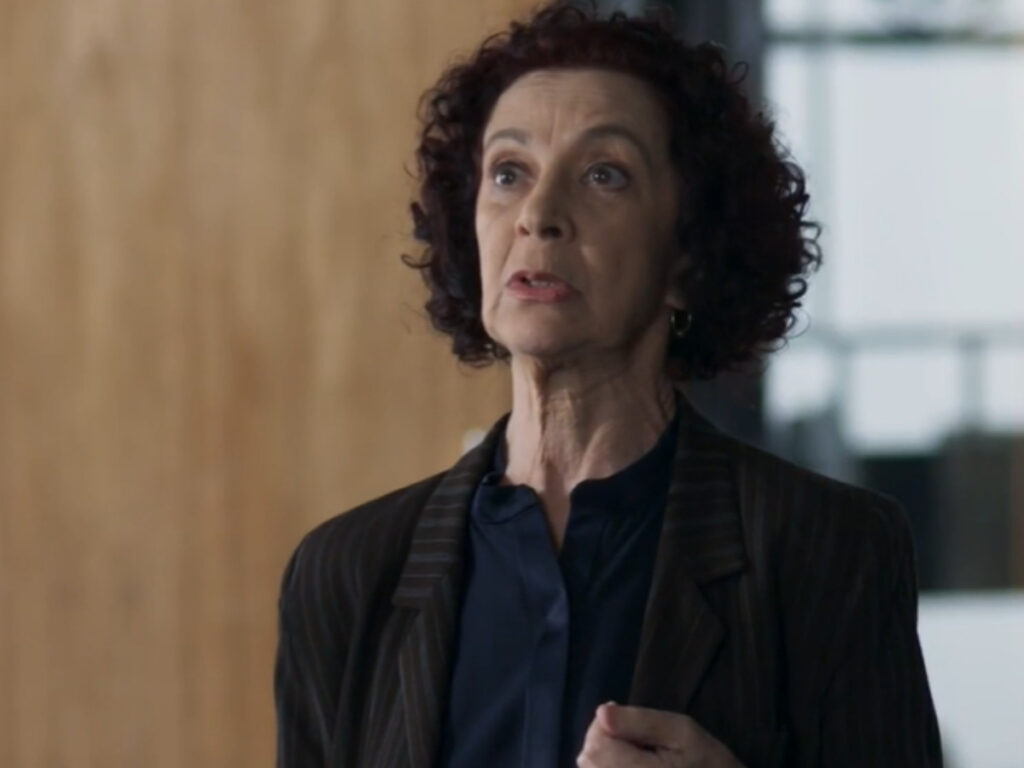Isabel (Regina Gutman) em Pega Pega (Reprodução/Globo)