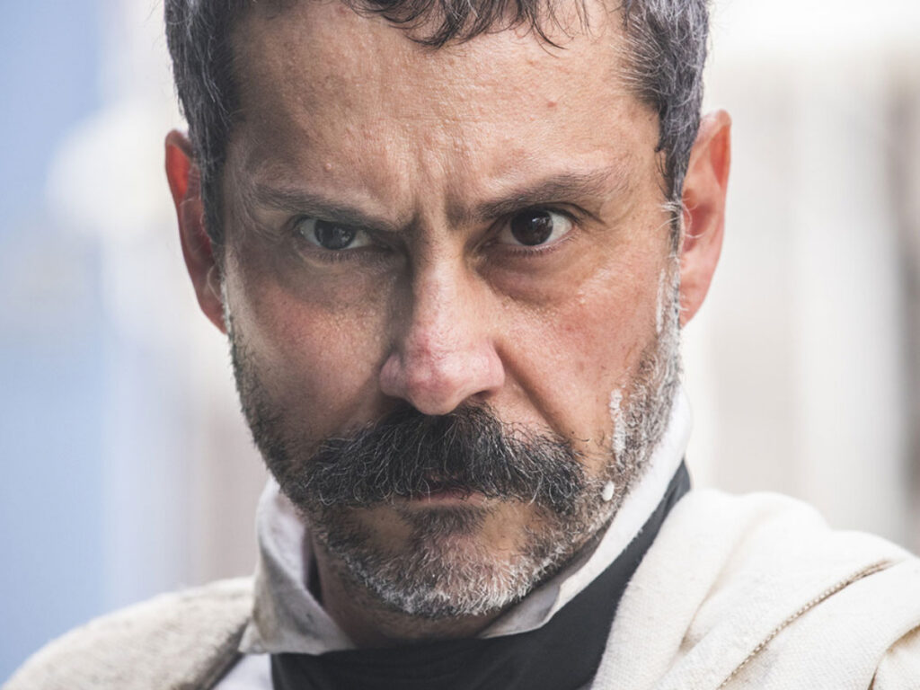 Tonico (Alexandre Nero) em Nos Tempos do Imperador (Reprodução/Globo)