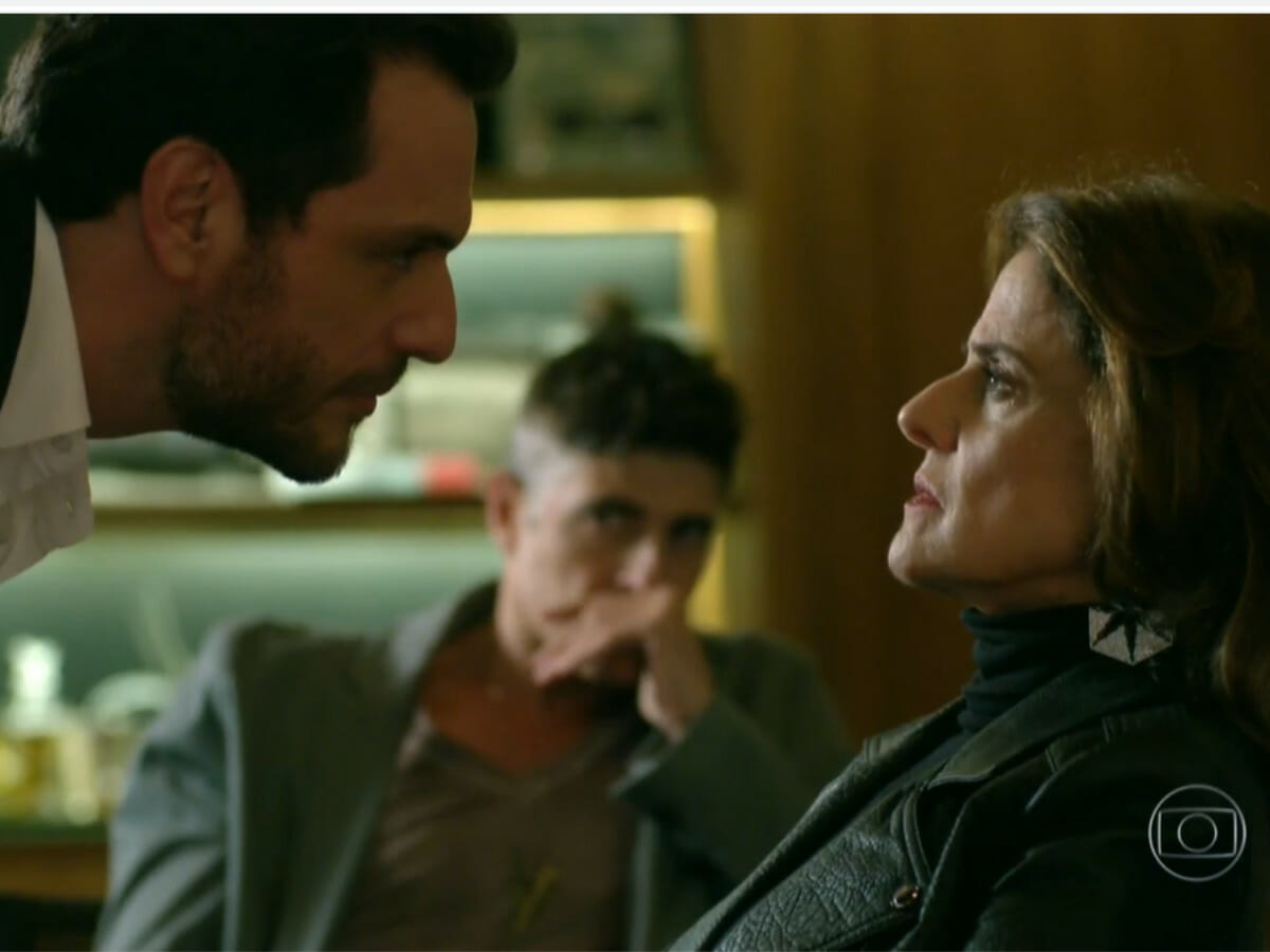 Alex (Rodrigo Lombardi) e Fanny (Marieta Severo) em Verdades Secretas (Reprodução/Globo)