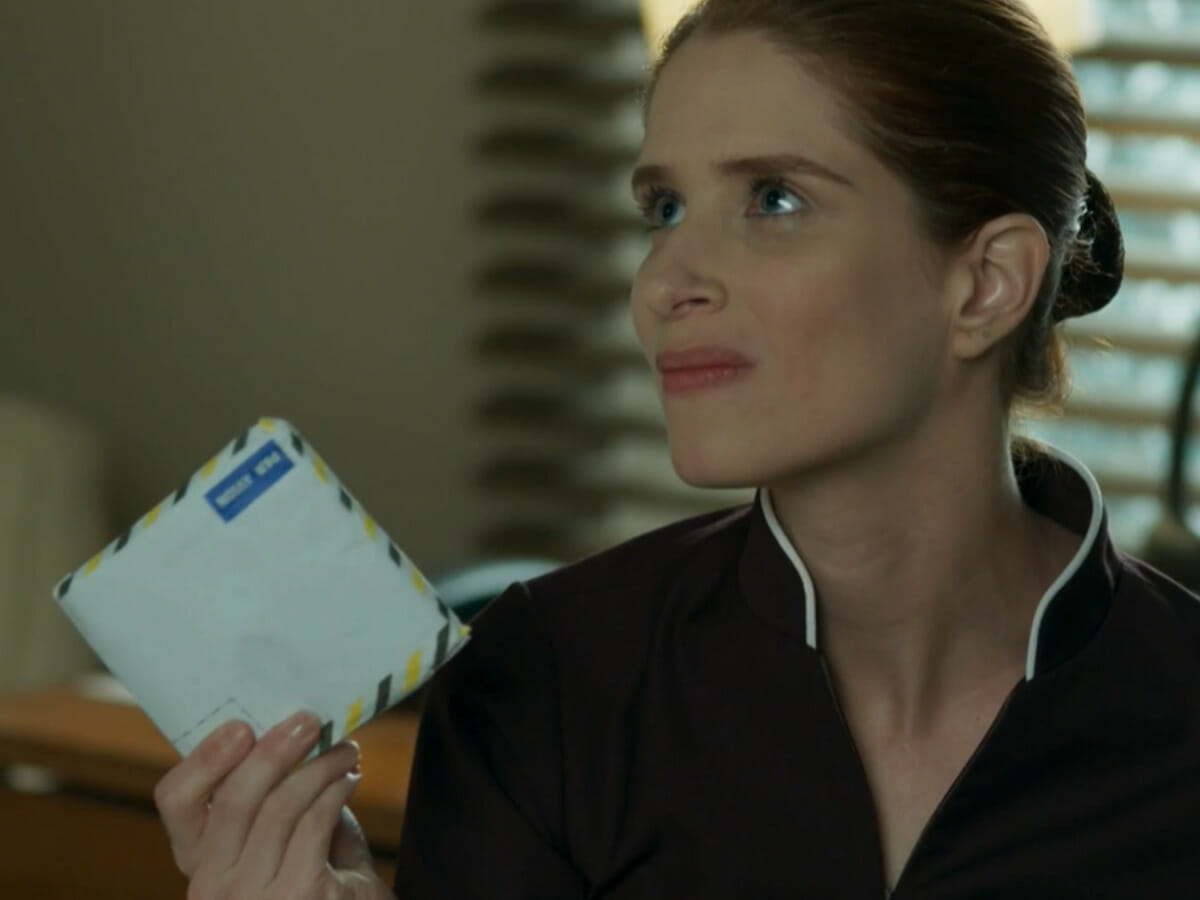 Mônica (Julia Lund) em Pega Pega (Reprodução/Globo)