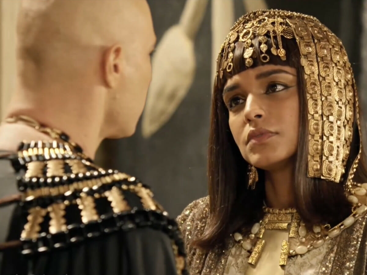 Kamesha (Kizi Vaz) e Sheshi (Fernando Pavão) em Gênesis (Reprodução/Record TV)