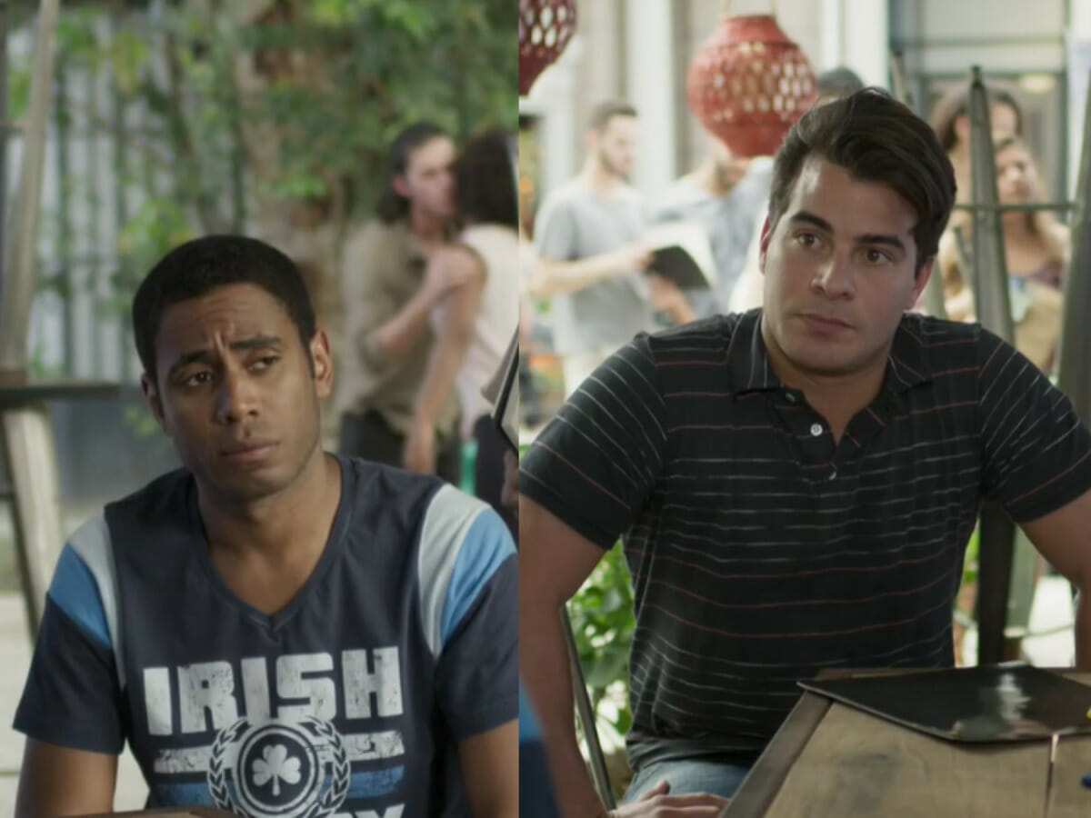Dilson (Ícaro Silva) e Júlio (Thiago Martins) em Pega Pega (Reprodução/Globo)