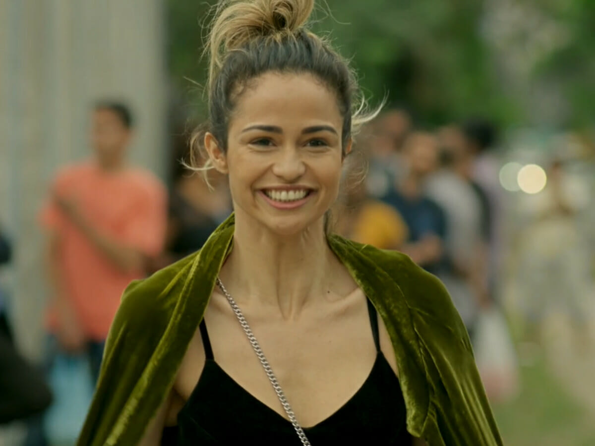 Sandra Helena (Nanda Costa) em Pega Pega (Reprodução/Globo)