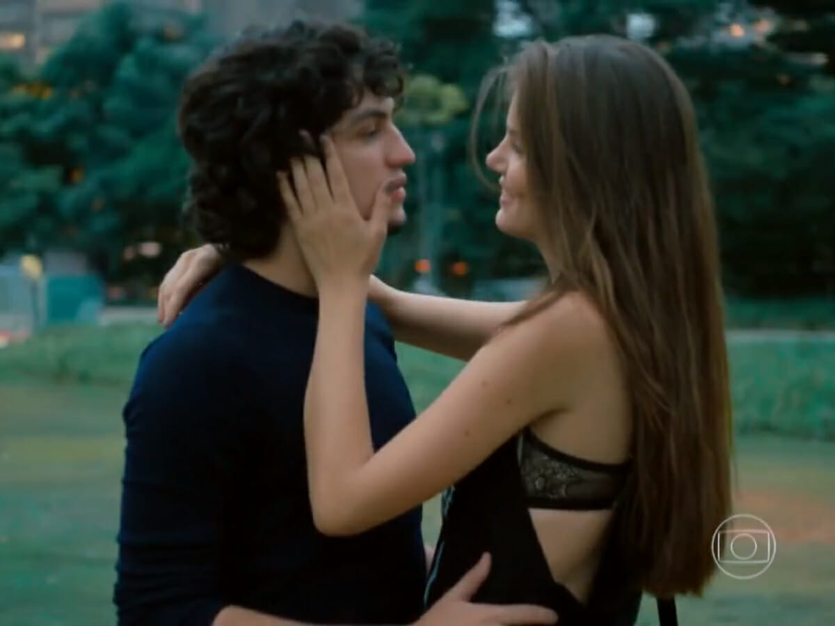 Guilherme (Gabriel Leone) e Angel (Camila Queiroz) em Verdades Secretas