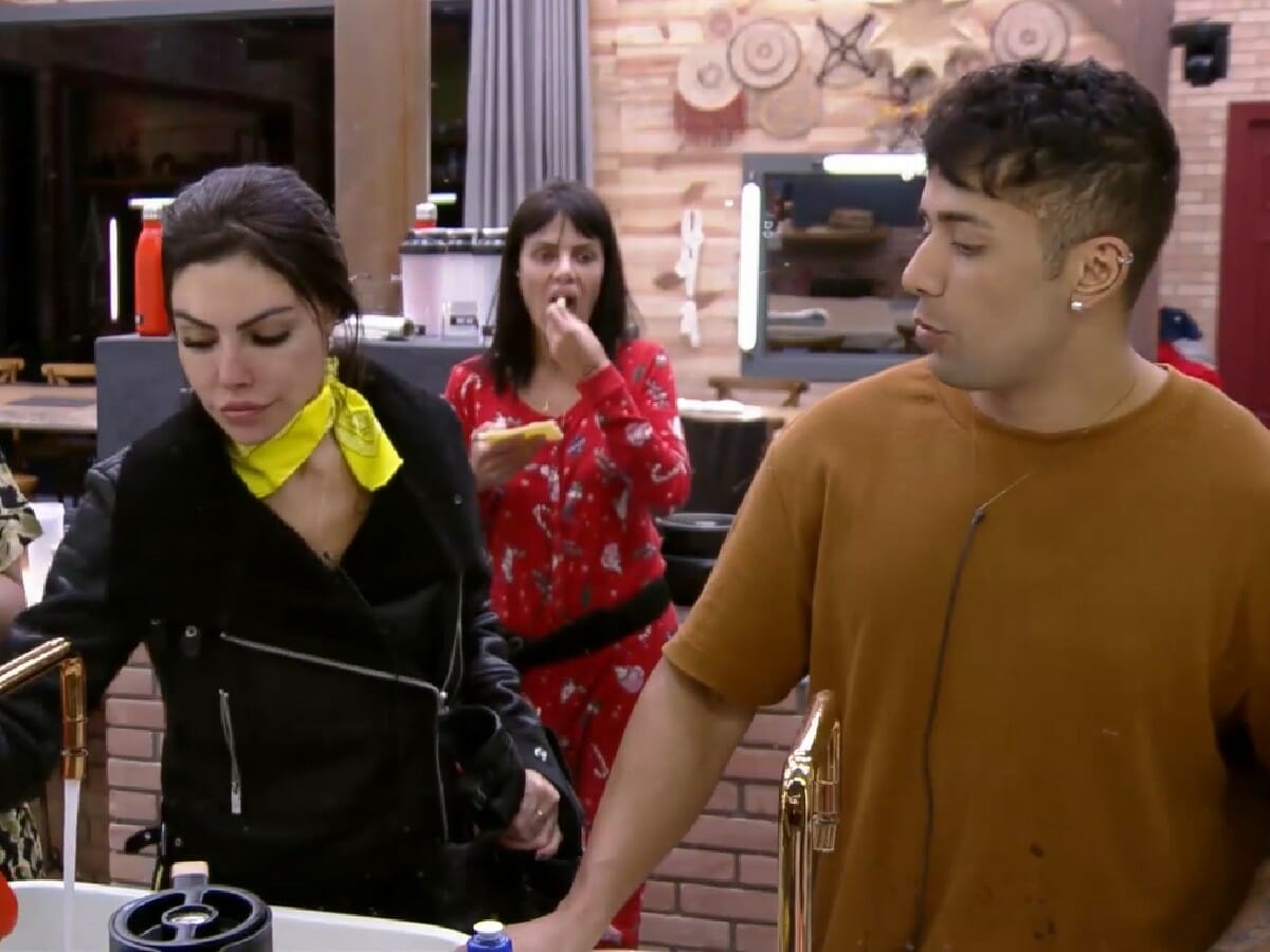 Liziane Gutierrez, Tiago Piquilo e Valentina Francavilla em A Fazenda 13
