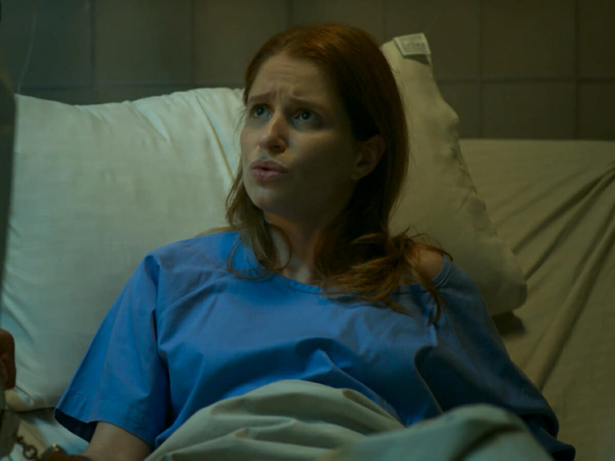Mônica (Julia Lund) em Pega Pega