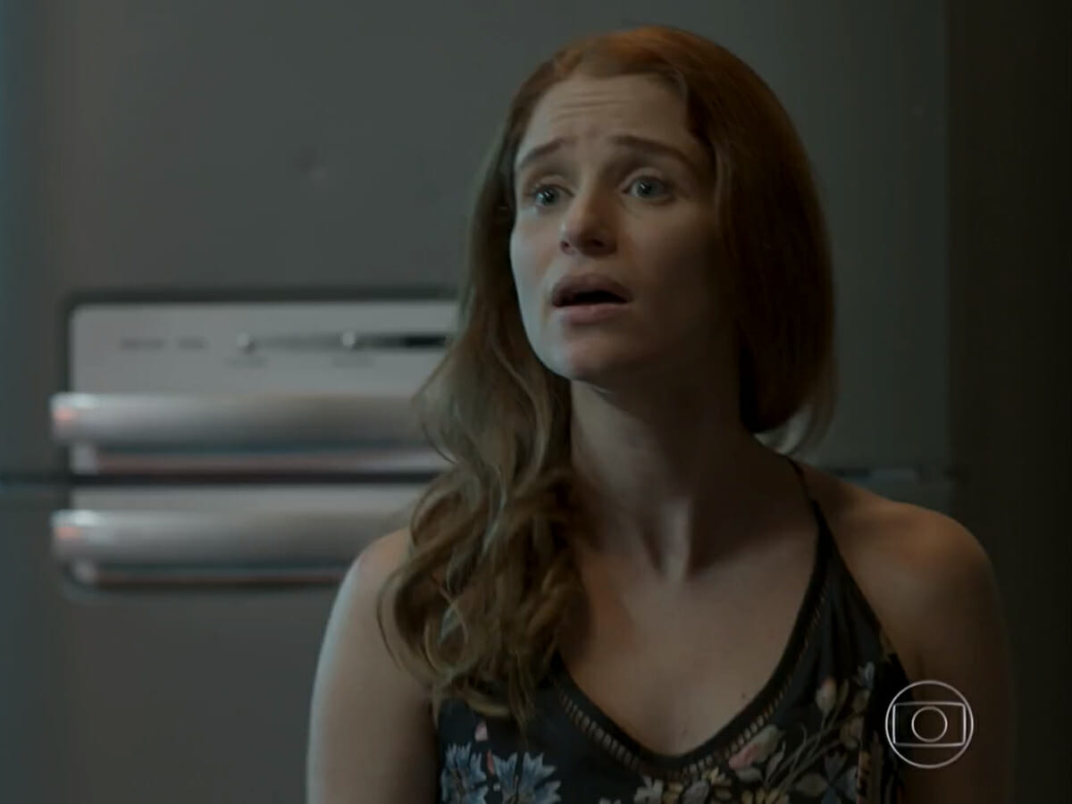 Mônica (Julia Lund) em Pega Pega