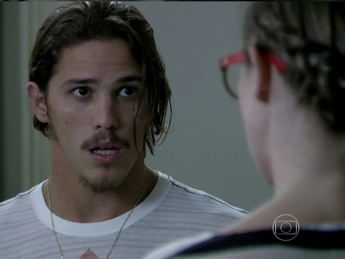 Robertão (Romulo Neto) e Érika (Letícia Birkheuer) em Império