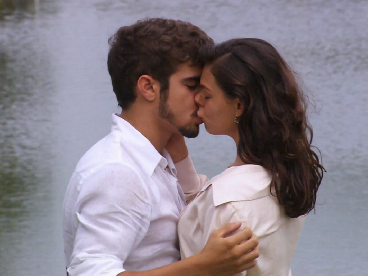 Marcela (Isis Valverde) e Edgar (Caio Castro) em Ti-ti-ti