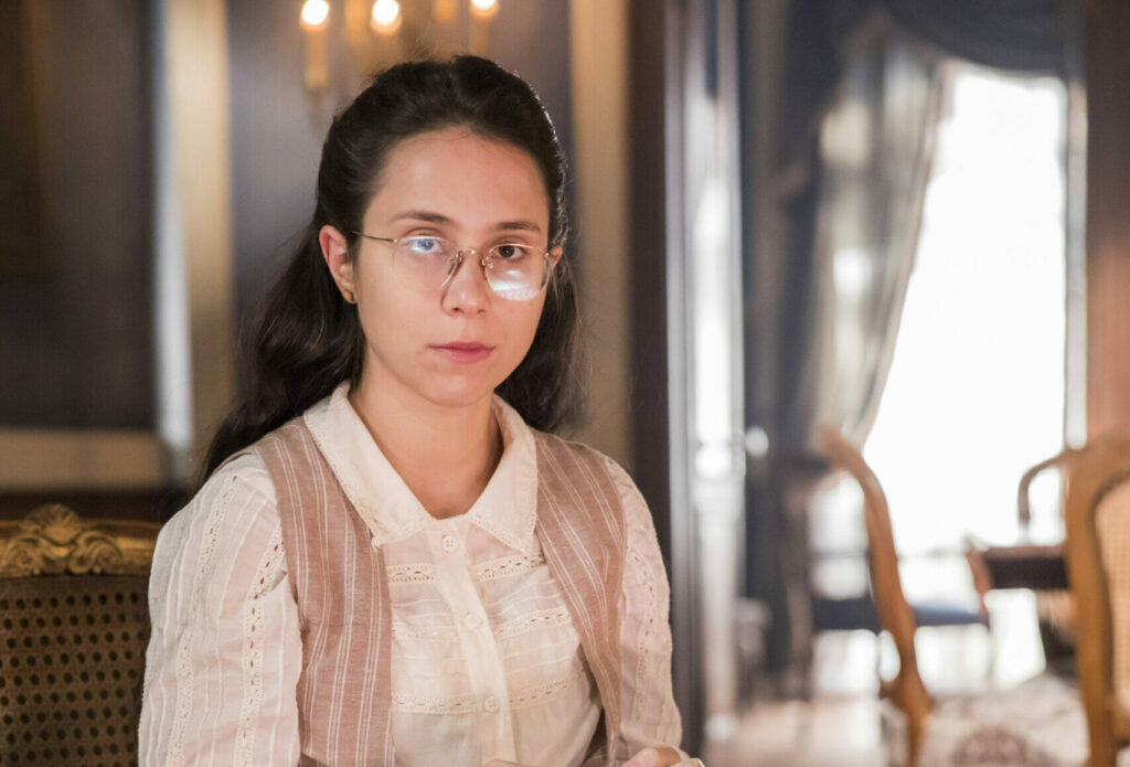 Dolores (Daphne Bozaski) de Nos Tempos do Imperador (TV Globo/Divulga&ccedil;&atilde;o)