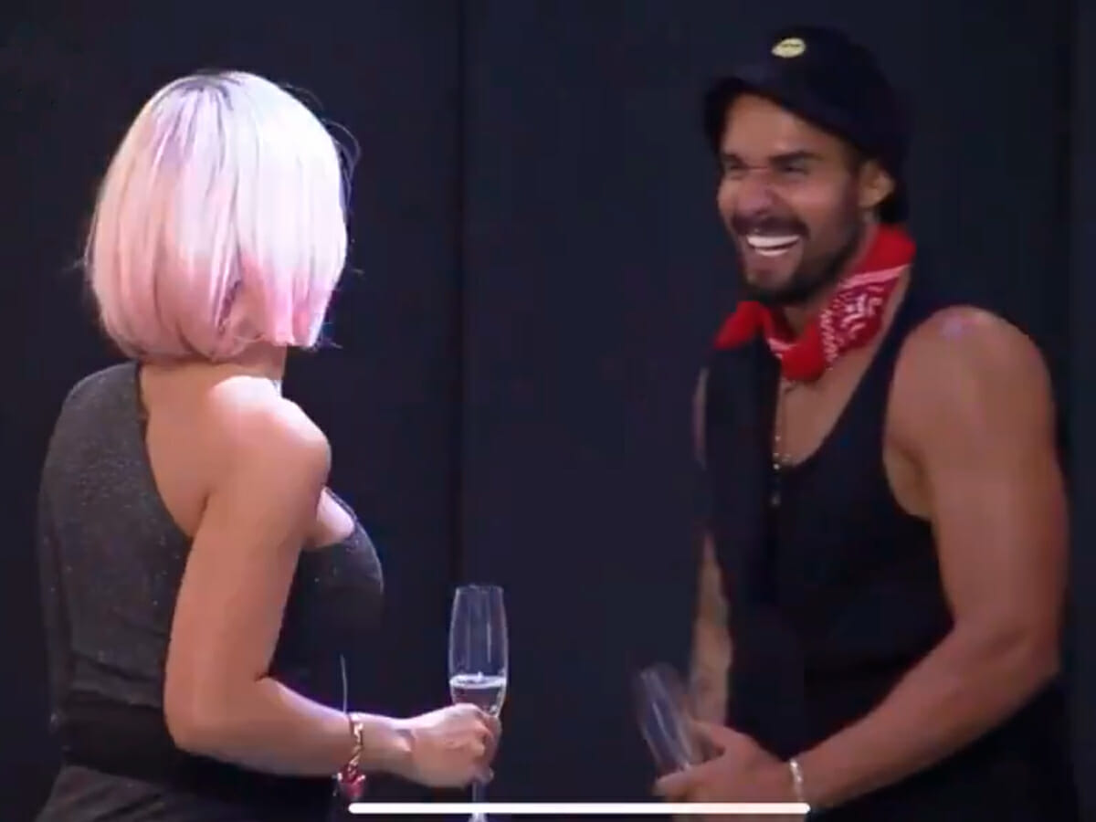 Arcrebiano e Aline Mineiro conversam em A Fazenda 13