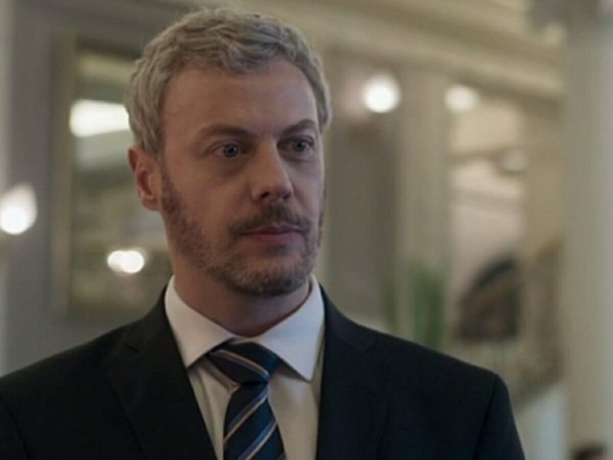 Douglas (Guilherme Weber), de Pega Pega