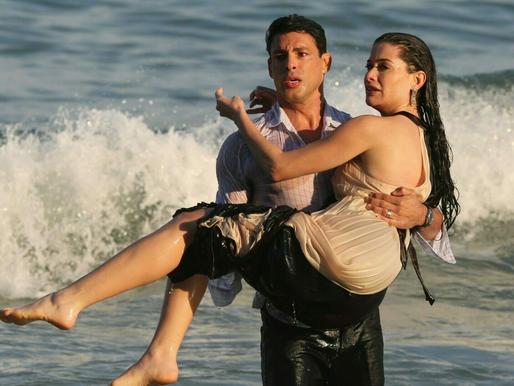 Cauã Reymond e Alinne Moraes gravando Um Lugar ao Sol