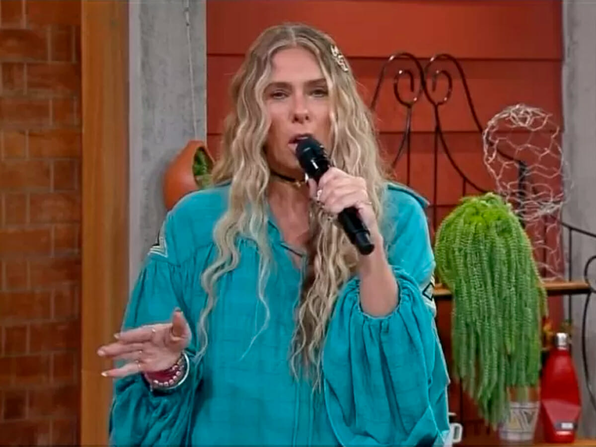 Adriane Galisteu apresenta A Fazenda 13