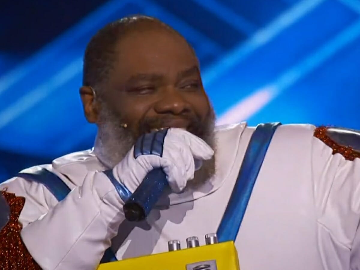 Sérgio Loroza no The Masked Singer Brasil