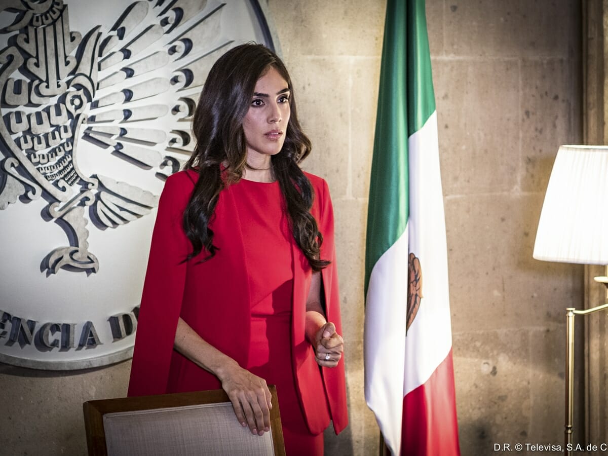 Sandra Echeverría como Paulina em A Usurpadora (Reprodução/Televisa S.A.)