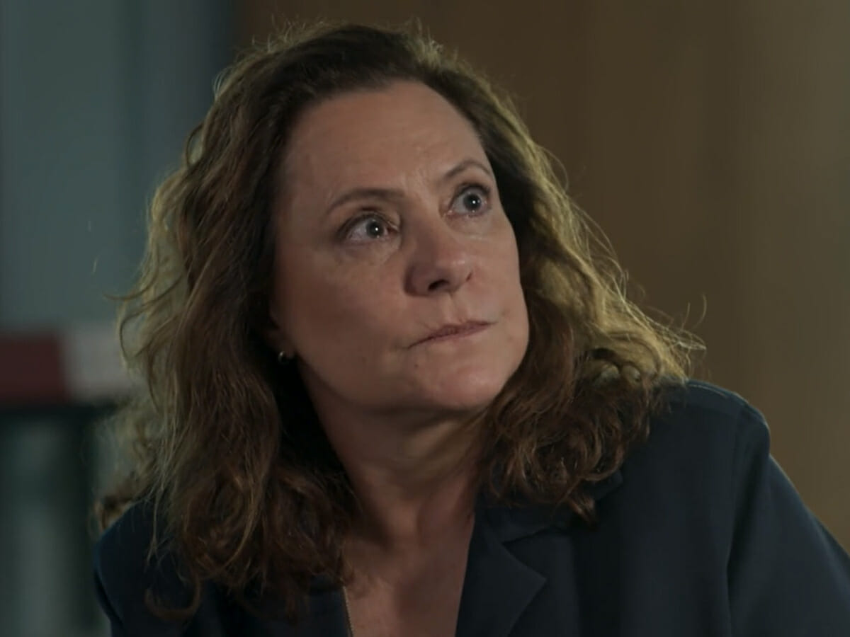 Arlete (Elizabeth Savala) em Pega Pega