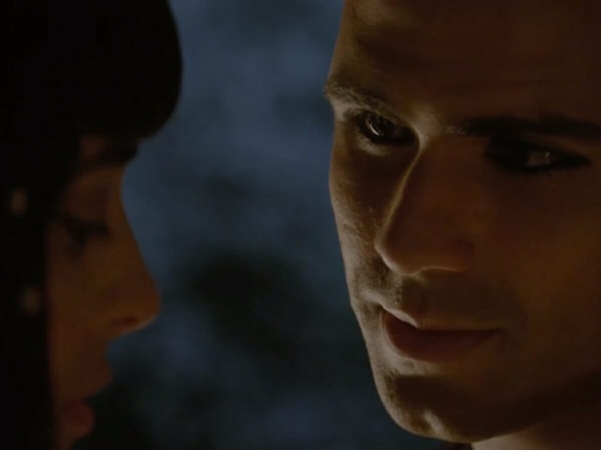 Asenate (Letícia Almeida) e José (Juliano Laham) de Gênesis