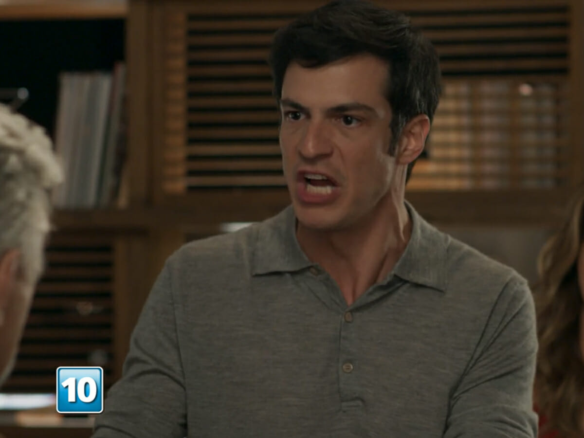 Athaíde (Reginaldo Faria) e Eric (Mateus Solano) em Pega Pega