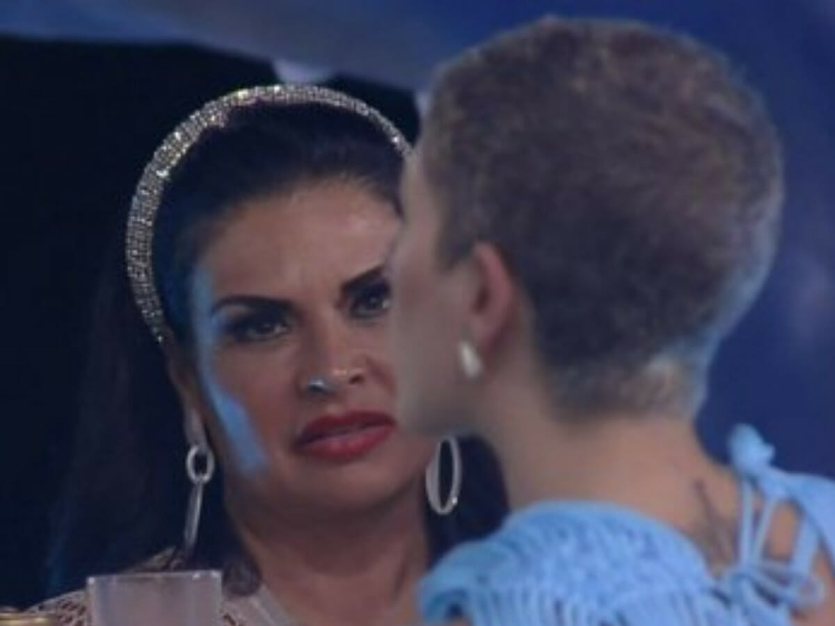 Solange Gomes e Lary Bottino em A Fazenda 13 (Reprodução/Record TV)