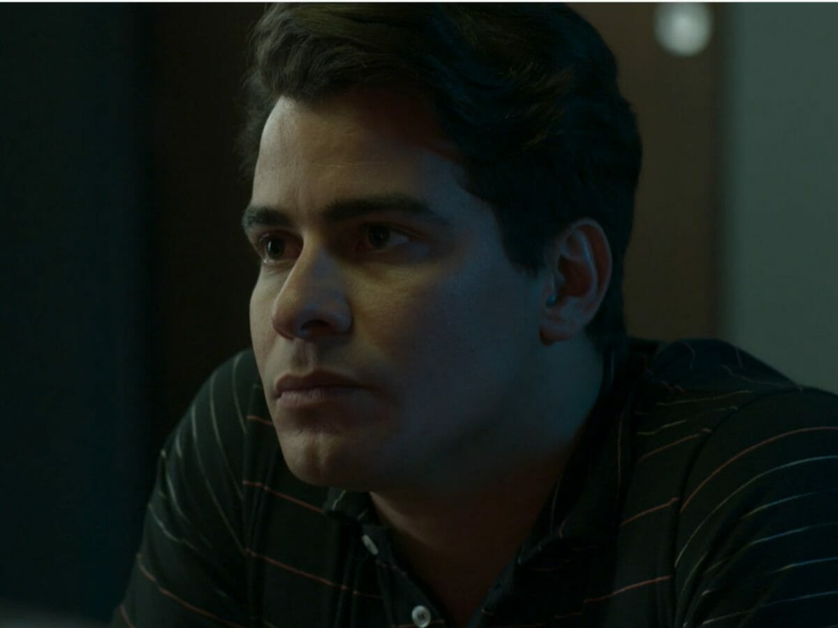 Júlio (Thiago Martins) em Pega Pega (Reprodução/Globo)