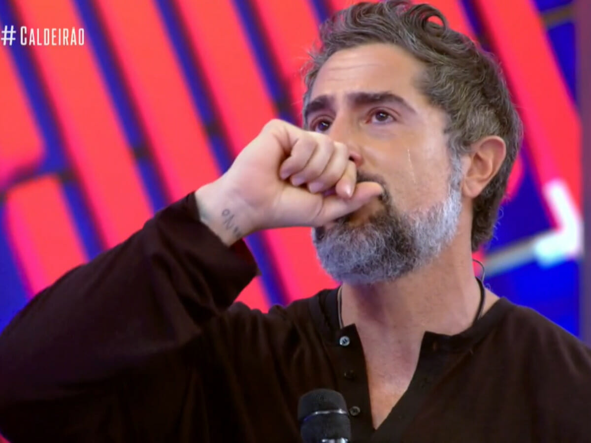 Marcos Mion se emociona no Caldeirão (Reprodução/Globo)