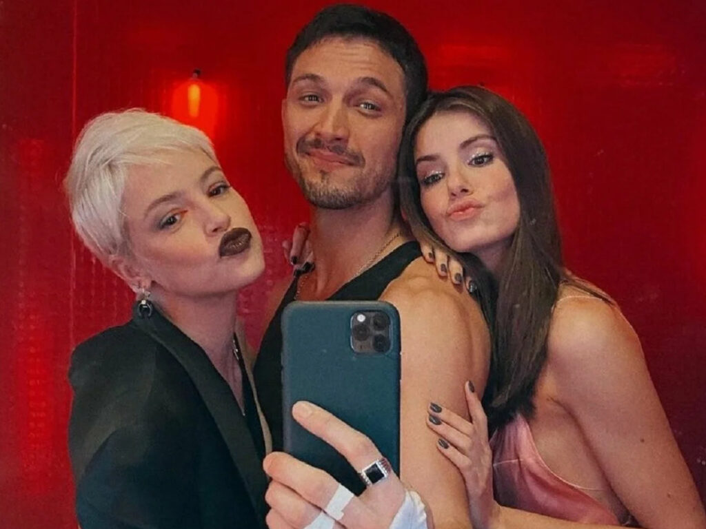 Agatha Moreira, Rômulo Estrela e Camila Queiroz em Verdades Secretas 2 (Reprodução/Globo)