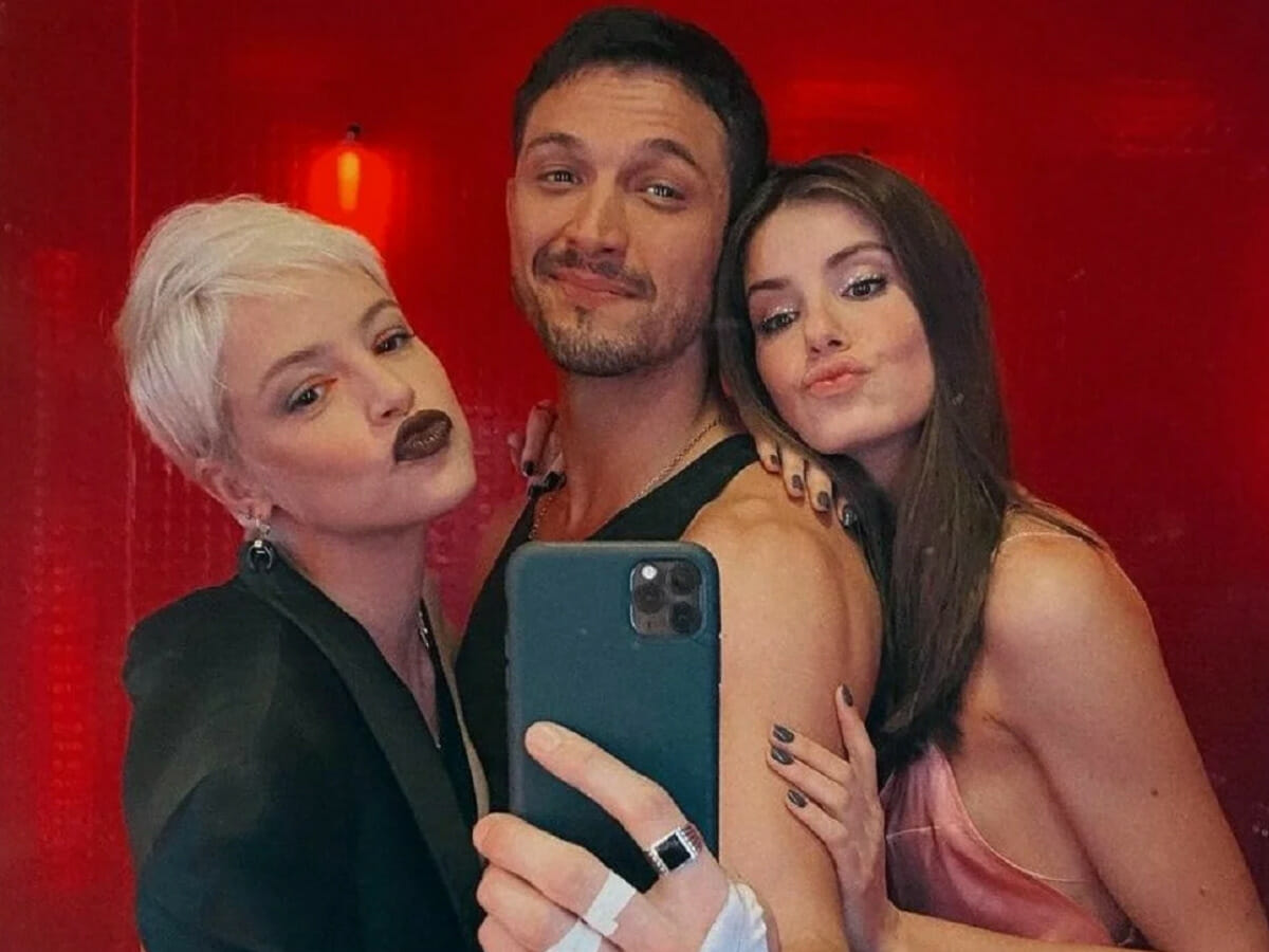 Agatha Moreira, Rômulo Estrela e Camila Queiroz em Verdades Secretas 2 (Reprodução/Globo)