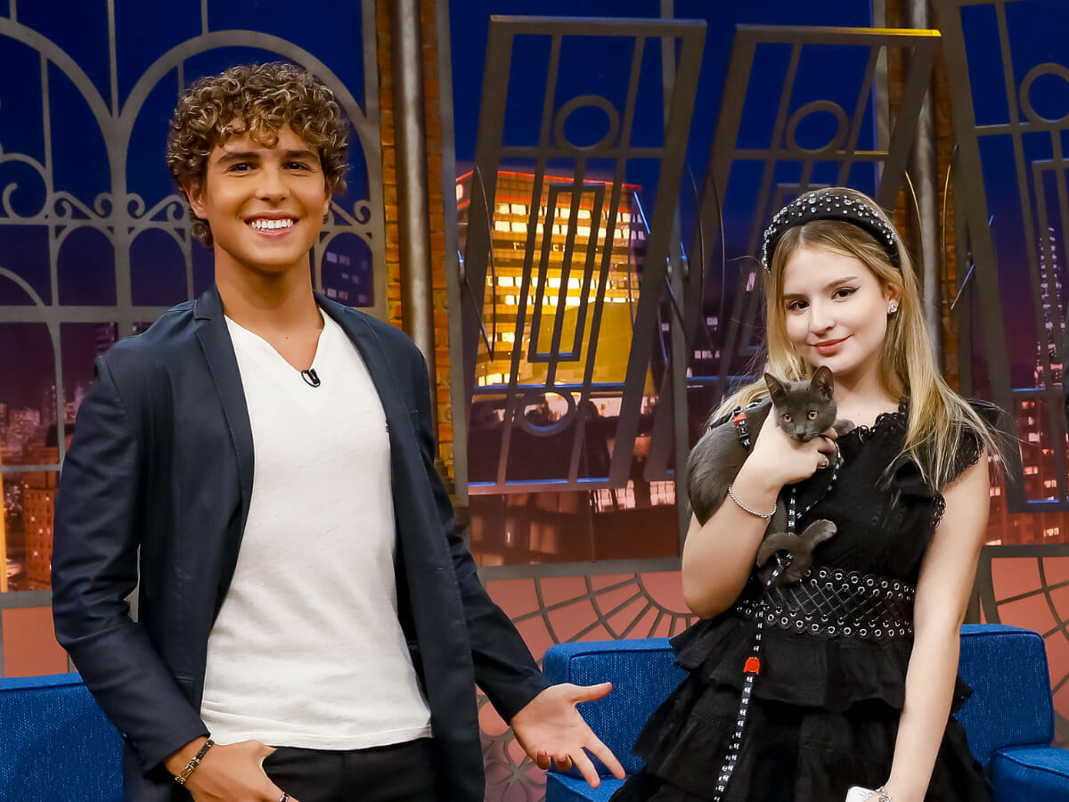 Igor Jansen e Sophia Valverde são os protagonistas de Poliana Moça, que estreia em 2022 no SBT (Reprodução/SBT)