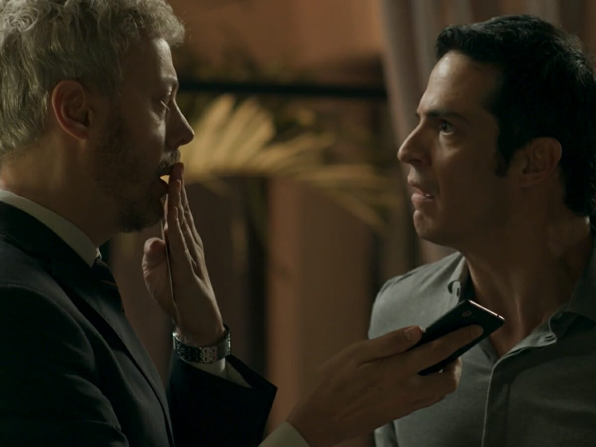 Douglas (Guilherme Weber) e Eric (Mateus Solano) em Pega Pega