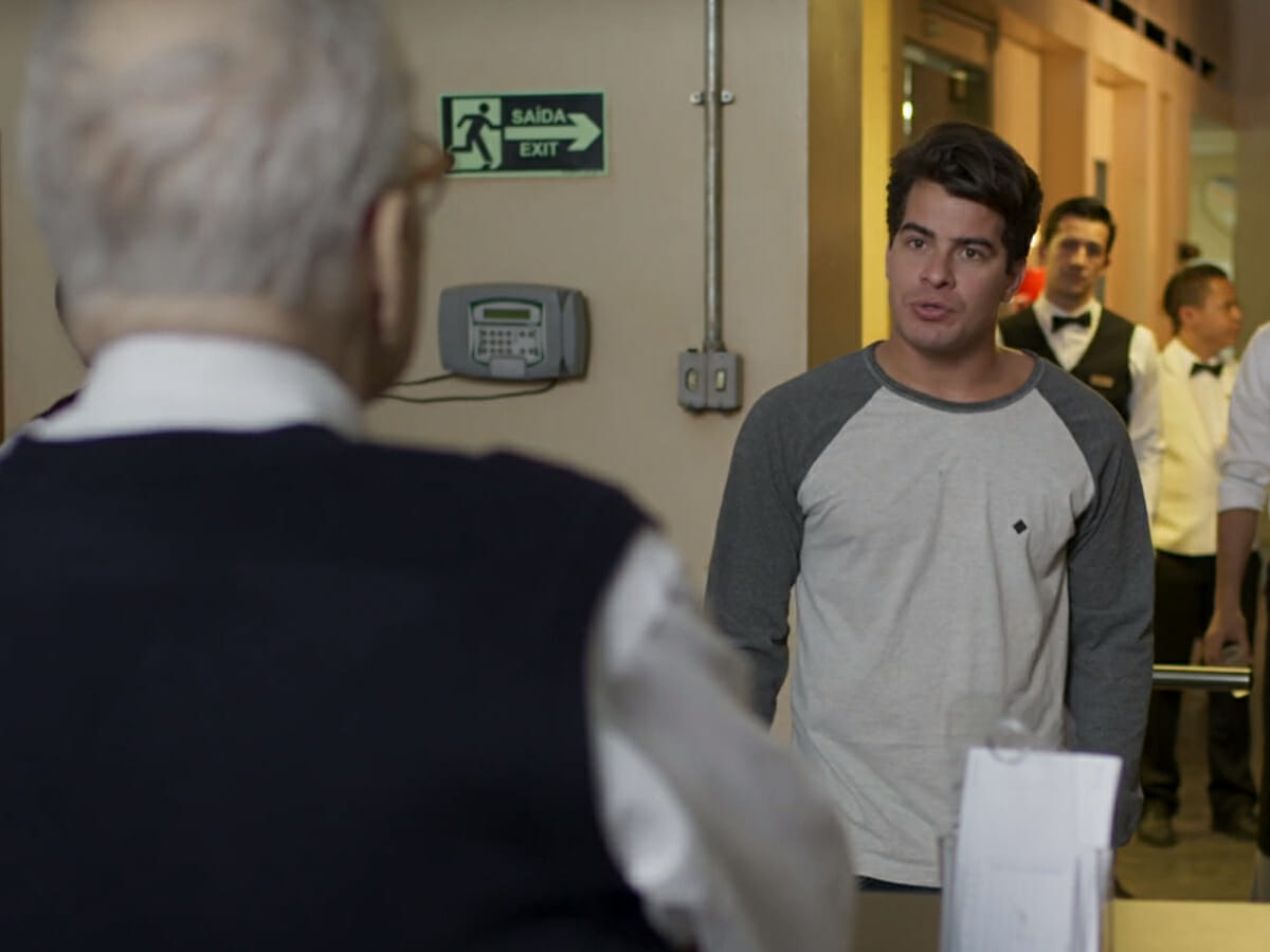 Júlio (Thiago Martins) em Pega Pega