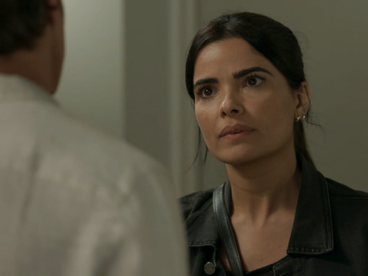 Lourenço (Romulo Arantes) e Antônia (Vanessa Giácomo) em Pega Pega