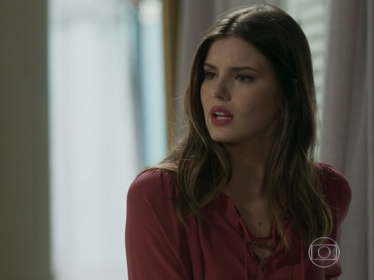 Luíza (Camila Queiroz) em Pega Pega