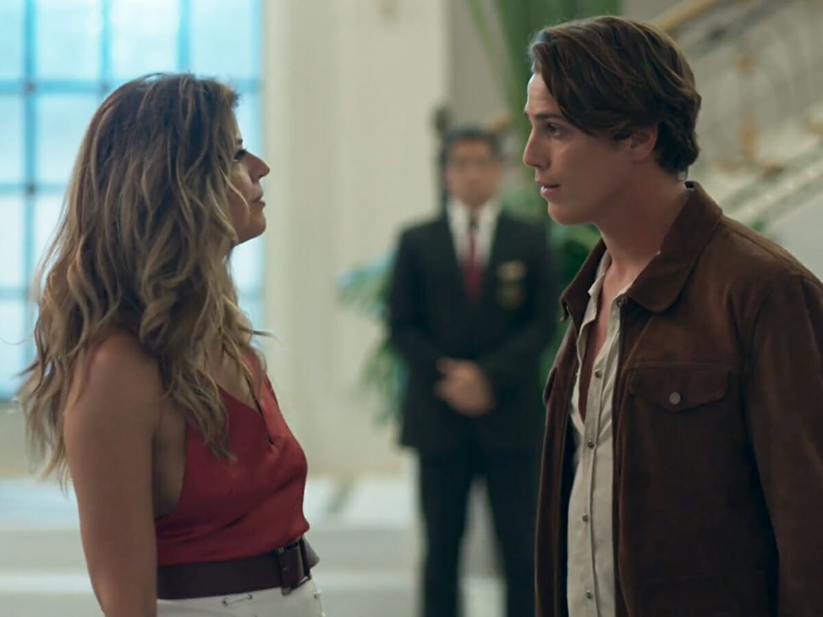 Maria Pia (Mariana Santos) e Lourenço (Romulo Arantes) em Pega Pega