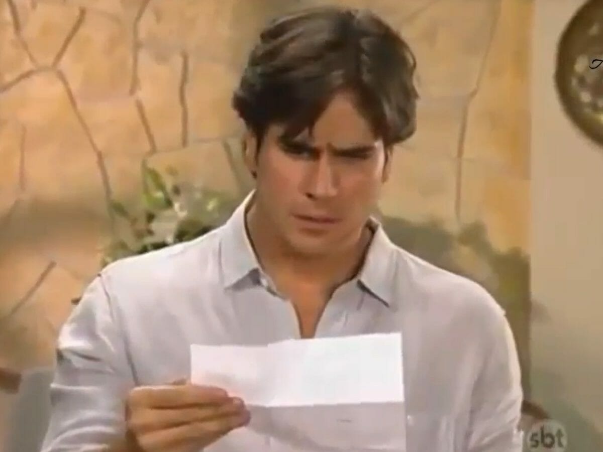 Otávio (Daniel Arenas) lê carta em Coração Indomável (Reprodução SBT)