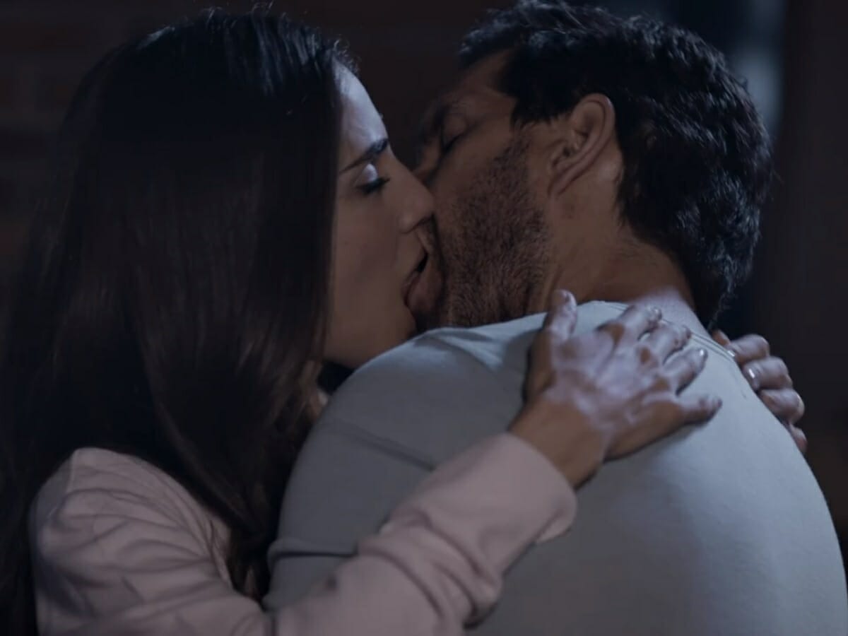 Paulina (Sandra Echeverría) e Fernando (Arap Bethke) de A Usurpadora